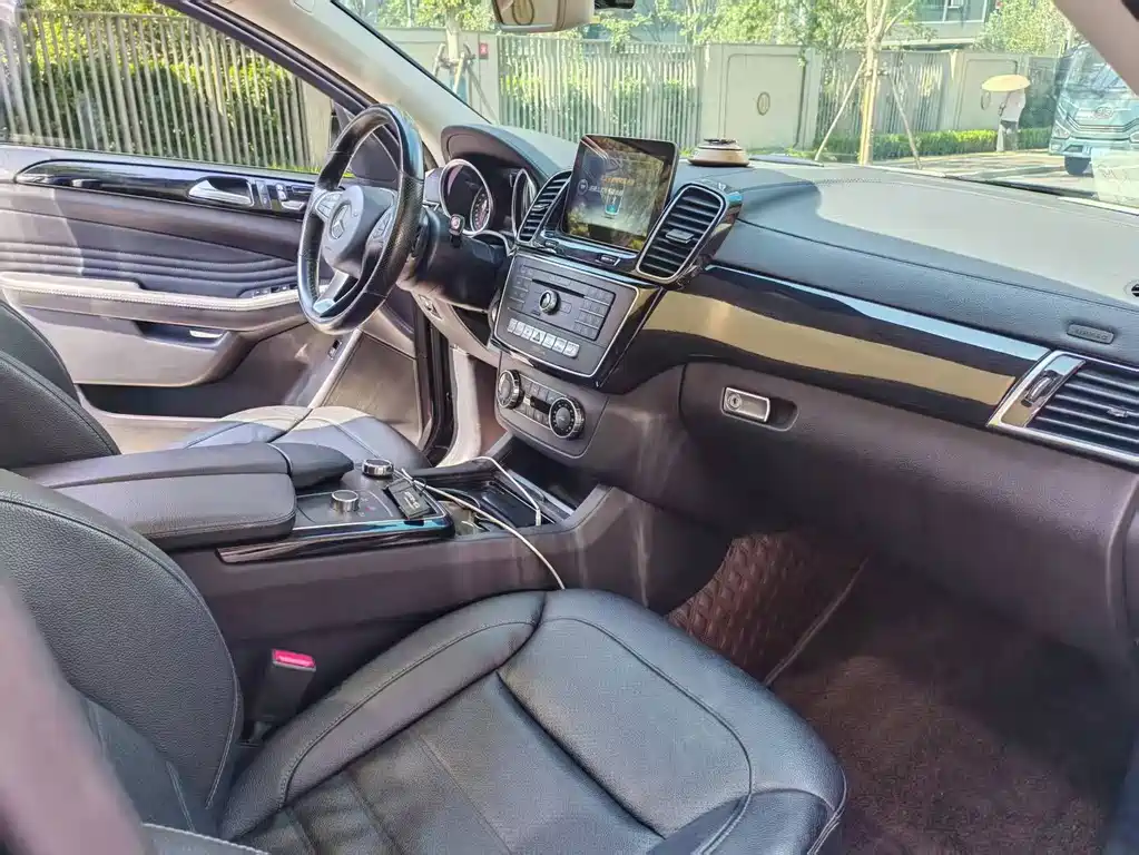 Mercedes-Benz GLE Coupe — миниатюра 11