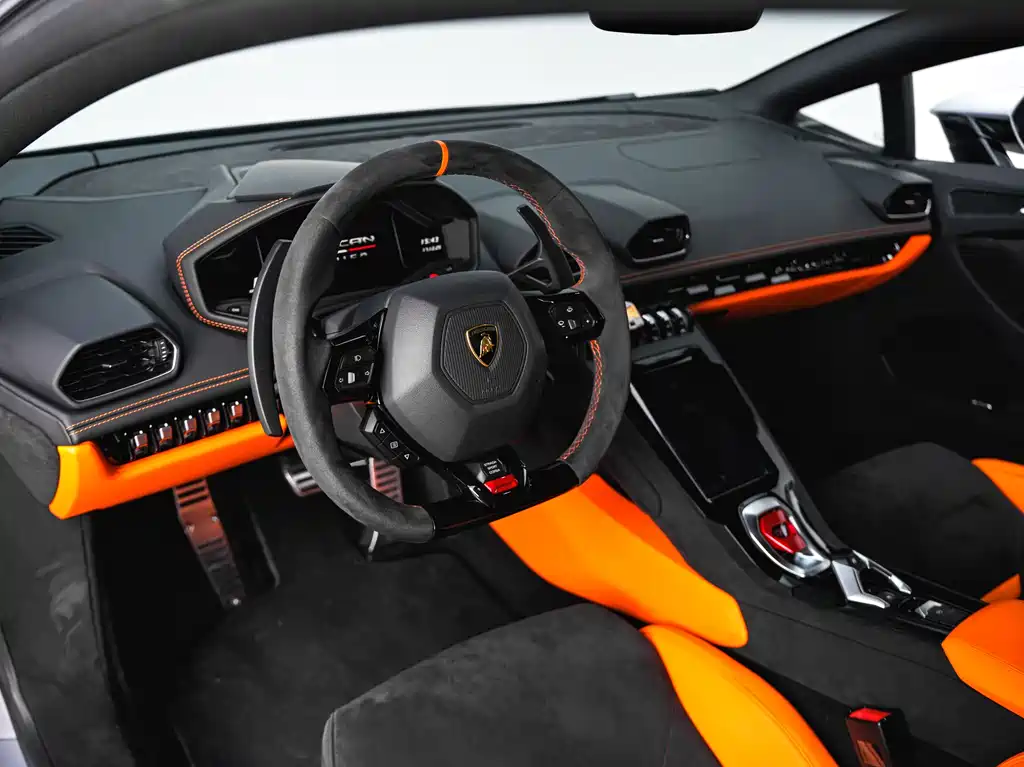 LAMBORGHINI HURACÁN