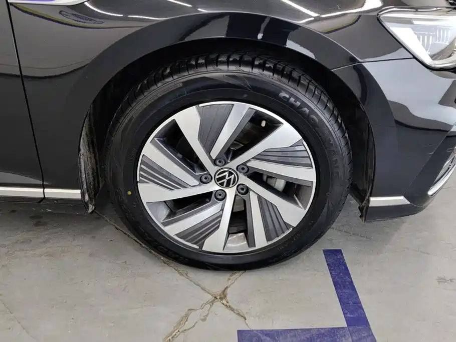 Volkswagen Magotan PHEV — миниатюра 6