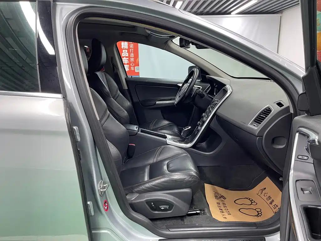 Volvo XC60 (Import) — миниатюра 22