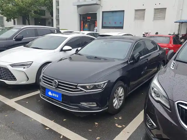 VOLKSWAGEN MAGOTAN 2020