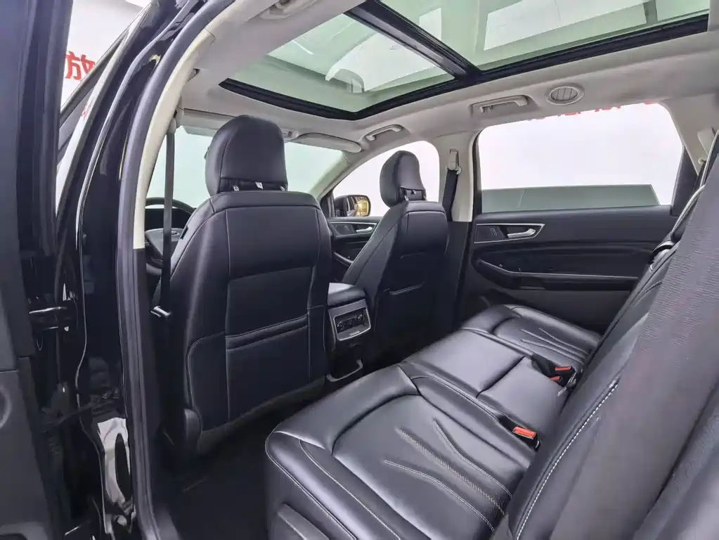 Ford Edge — миниатюра 14