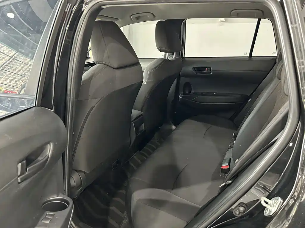 Toyota Corolla Cross — миниатюра 14
