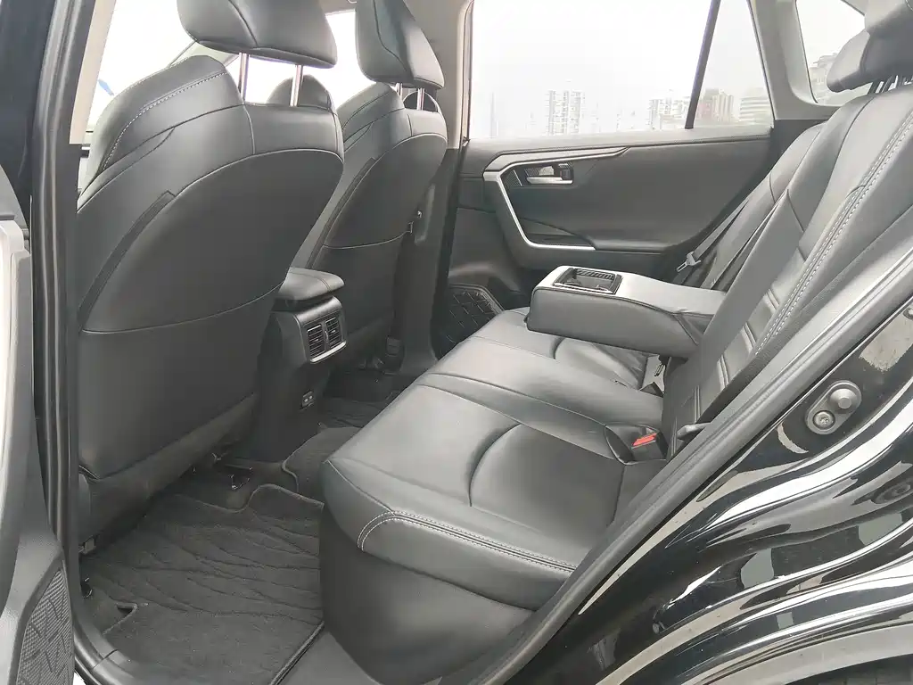 Toyota Wildlander — миниатюра 10