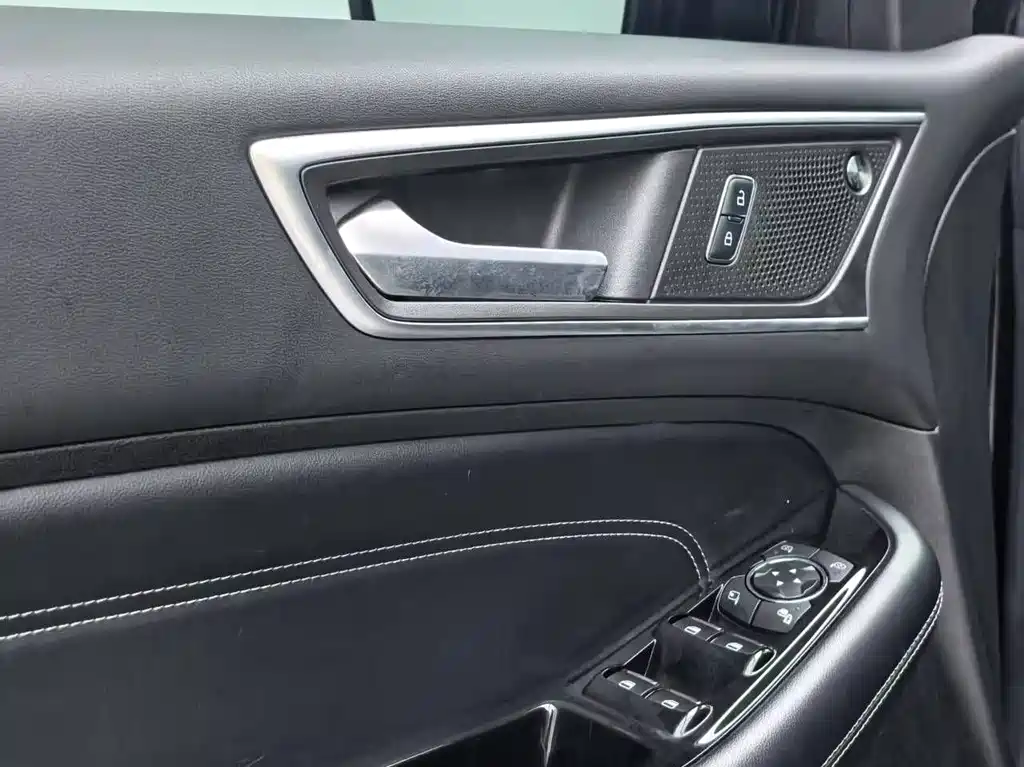 Ford Edge — миниатюра 24