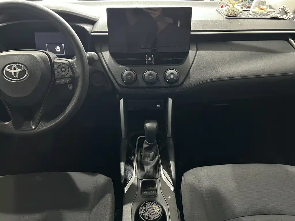 Toyota Corolla Cross — миниатюра 13
