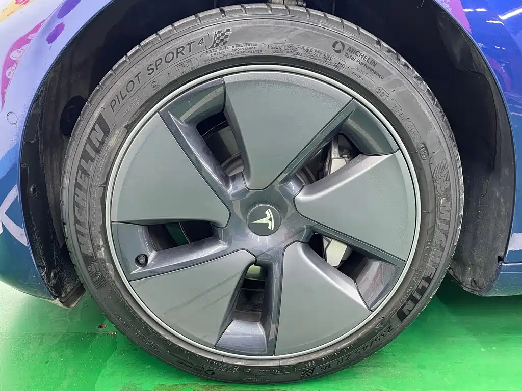 Tesla Model 3 — миниатюра 34