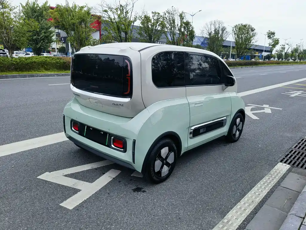 Baojun KiWi EV — миниатюра 6