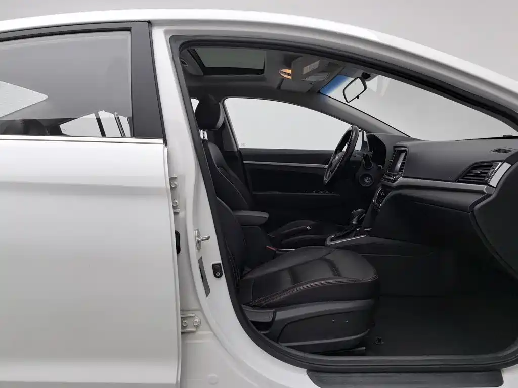 Hyundai Elantra — миниатюра 23