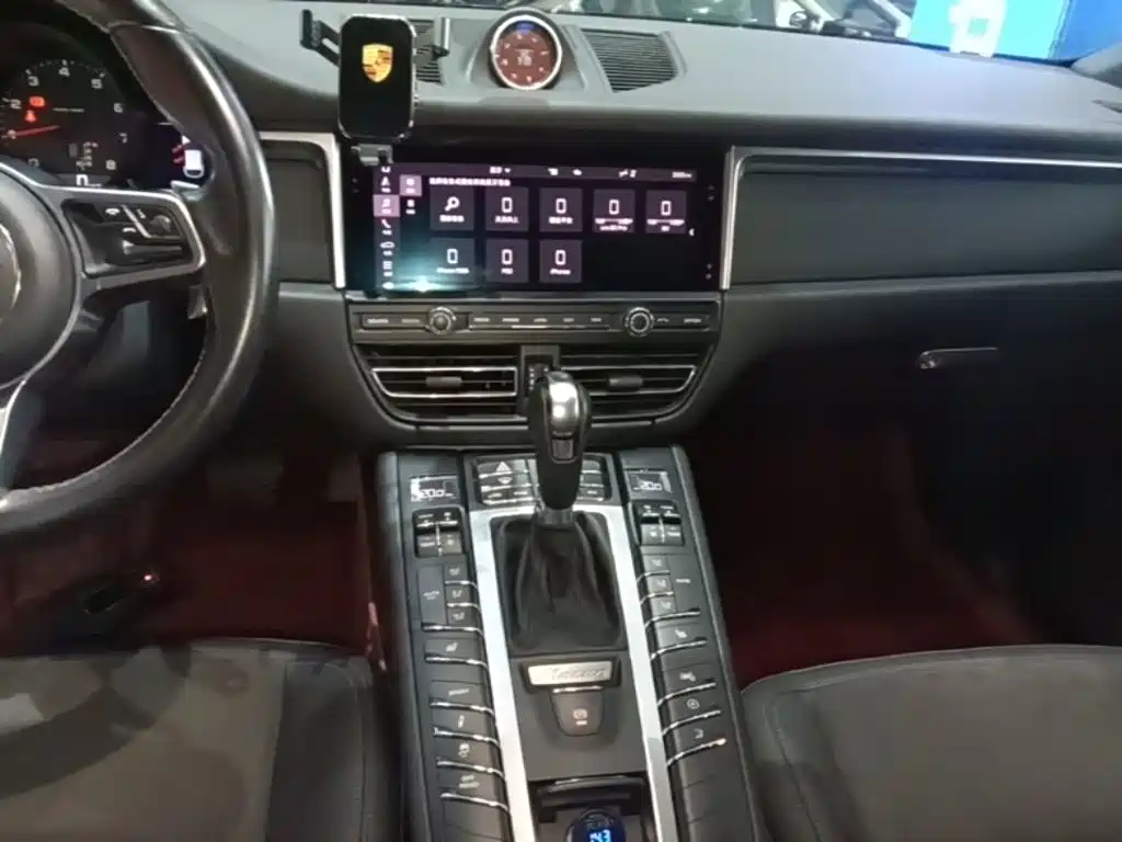 Porsche Macan — миниатюра 13