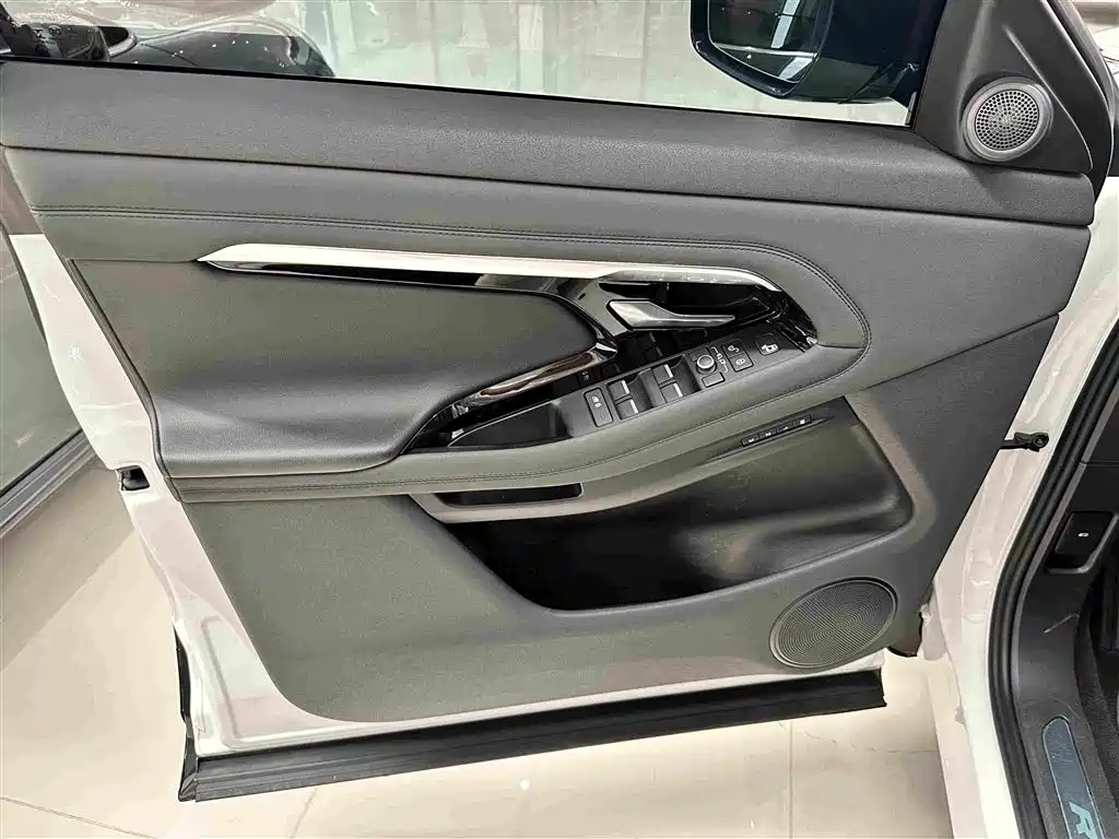 Land Rover Evoque — миниатюра 6