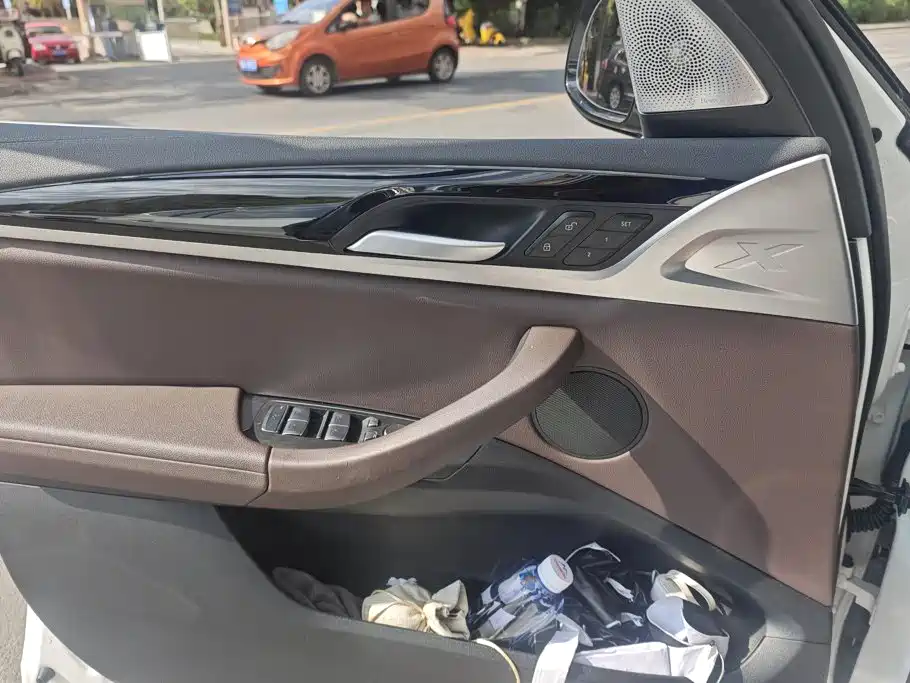 BMW X3 — миниатюра 7