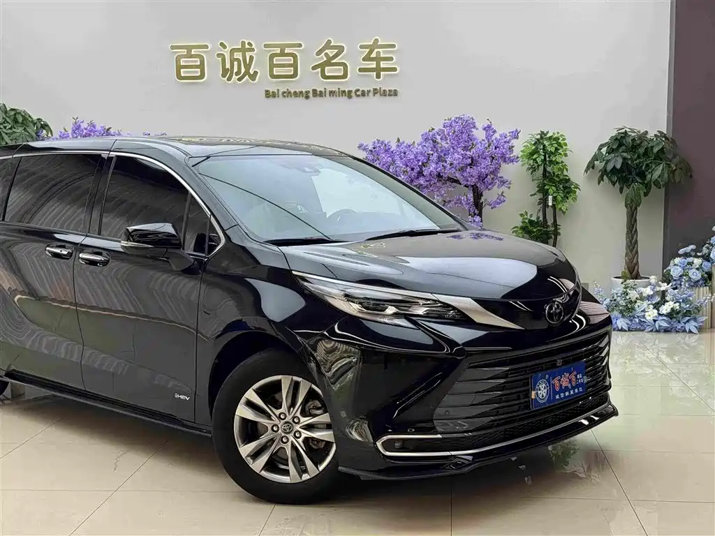 Toyota Sienna 2024 2.5L Luxury