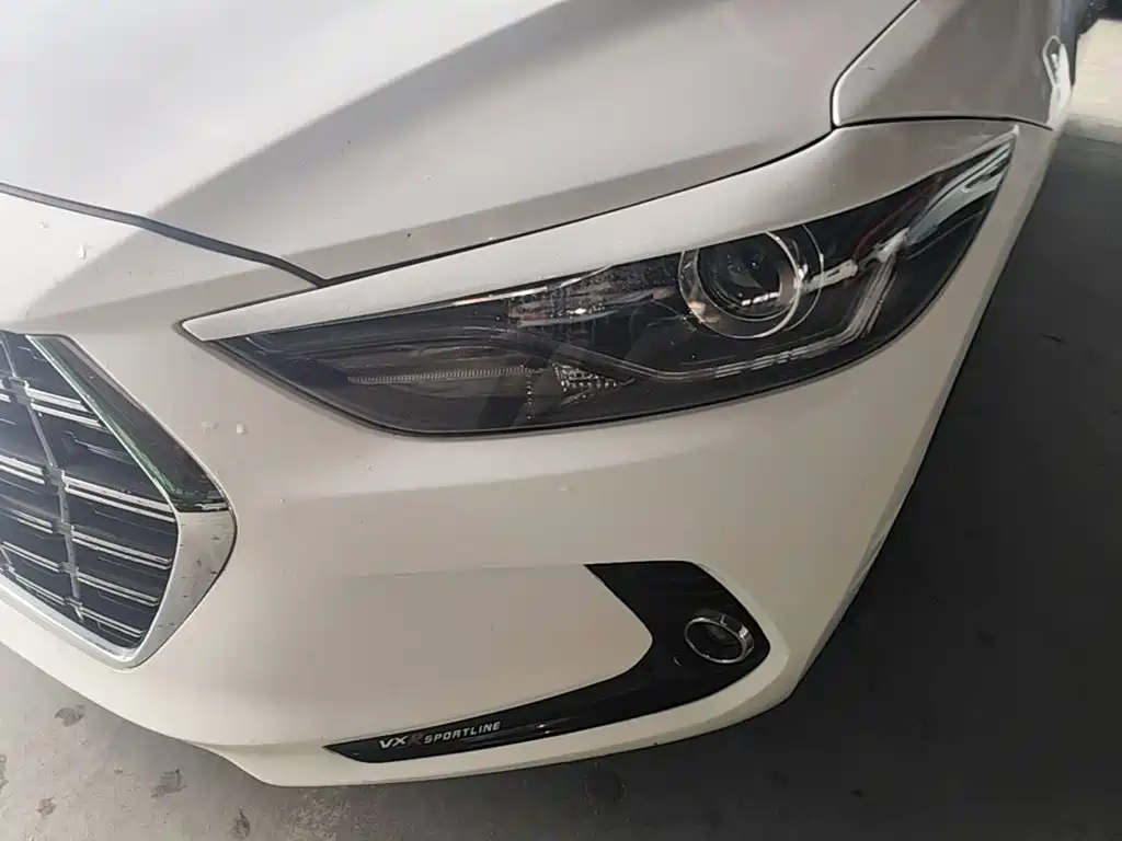 Hyundai Elantra — миниатюра 24
