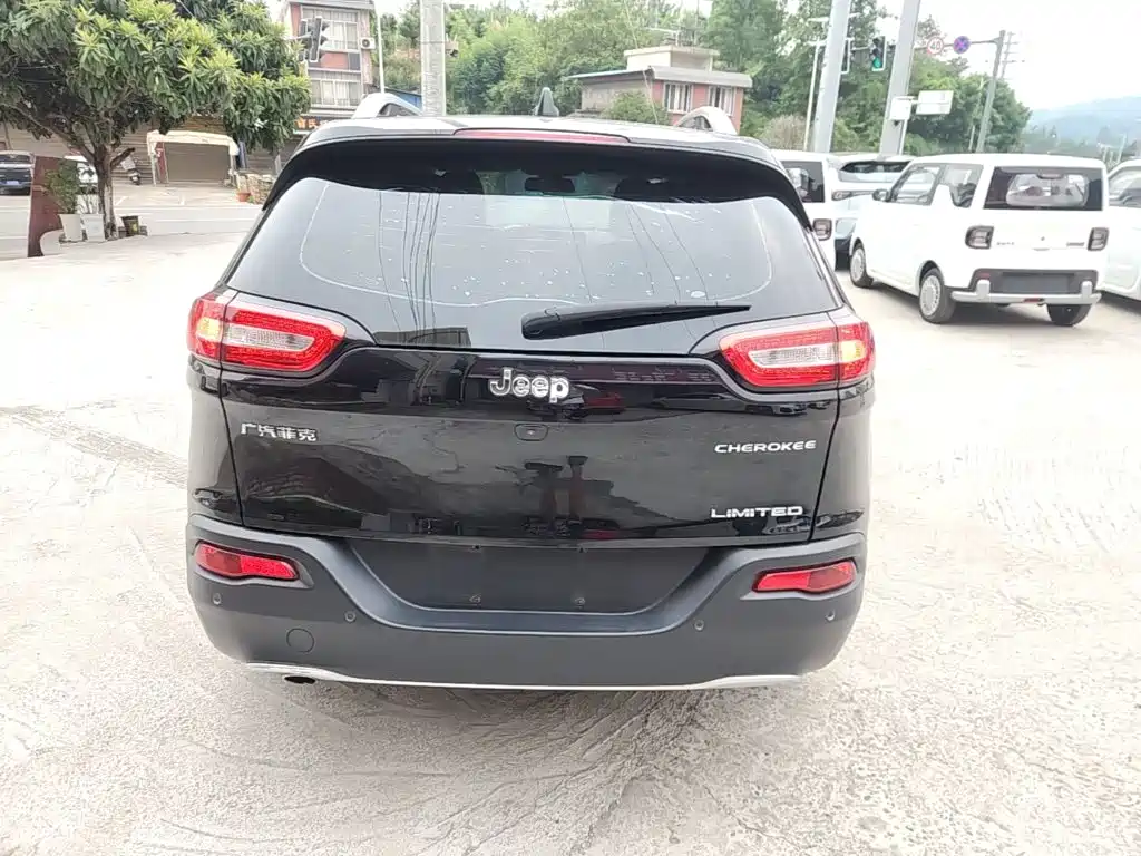 Jeep Cherokee — миниатюра 6