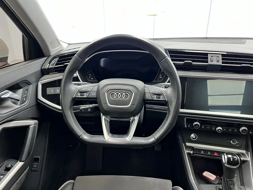 Audi Q3 — миниатюра 11