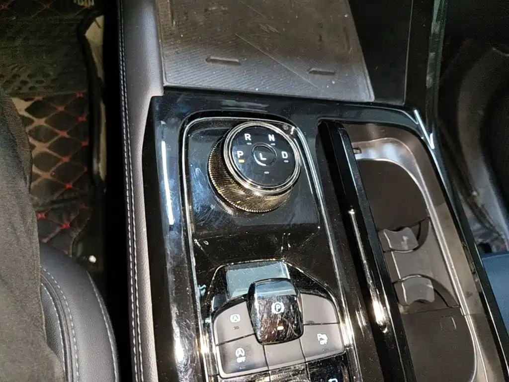 Ford Equator Sport — миниатюра 14