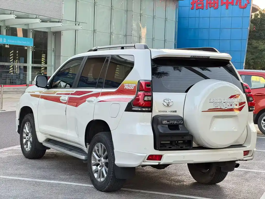 TOYOTA PRADO