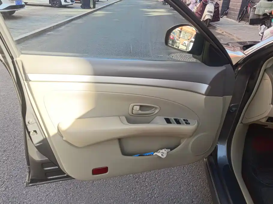 Nissan Sylphy — миниатюра 7