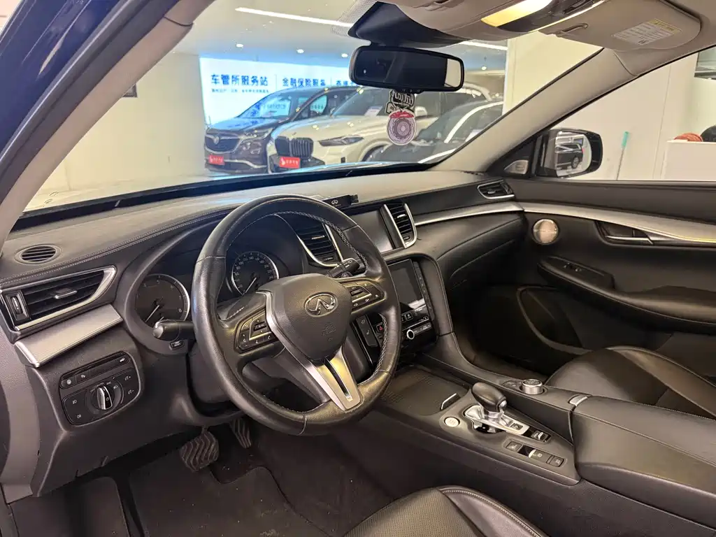 Infiniti QX50 2018 2.0T Luxury