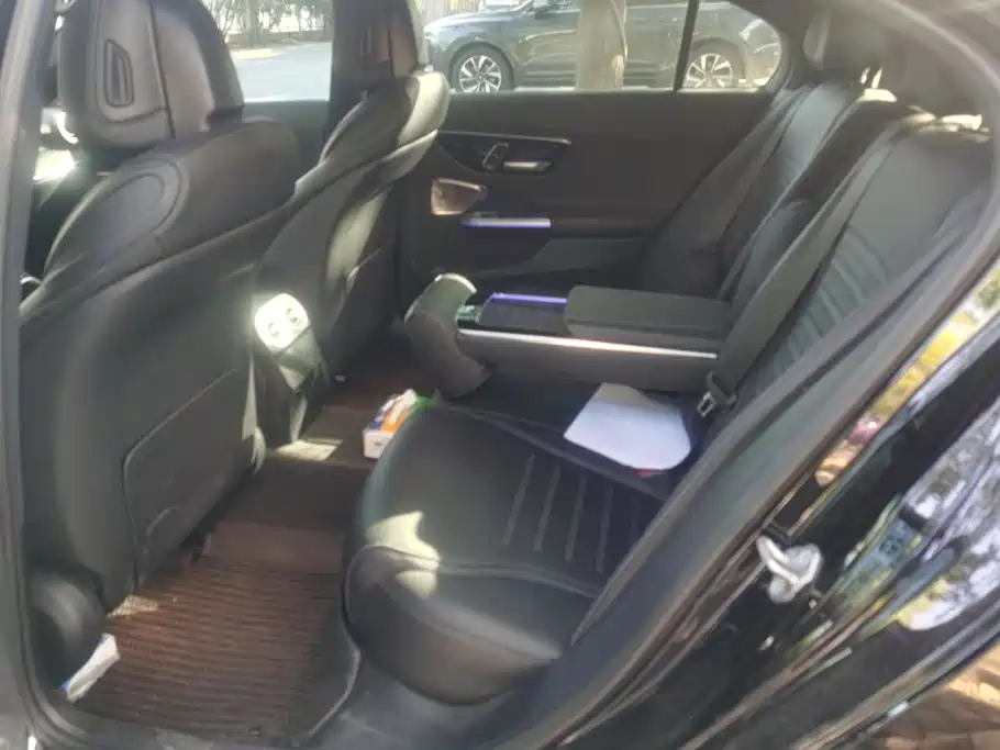 Mercedes-Benz C-Class — миниатюра 11