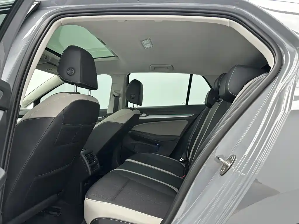 Volkswagen Golf 2023 280TSI DSG Pro