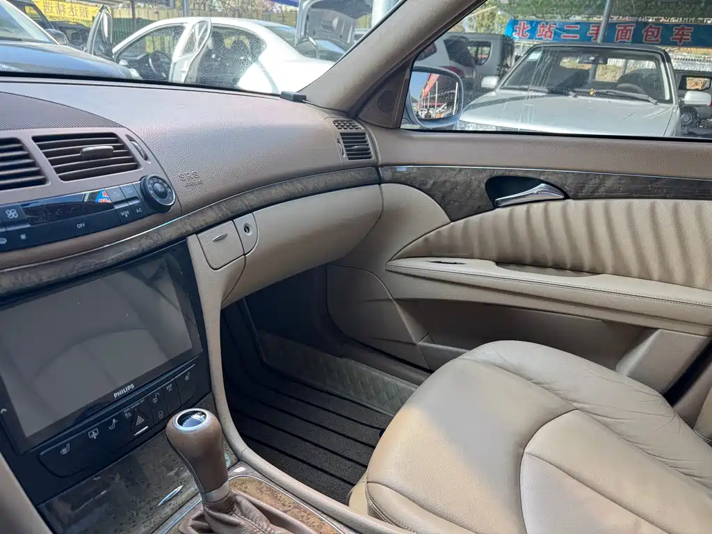 Mercedes-Benz E-Class E 2008 E 230 Fashion