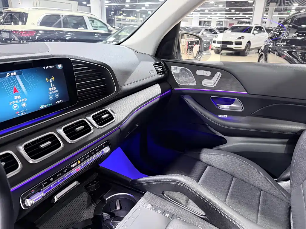 Mercedes-Benz GLE (Import) — миниатюра 8