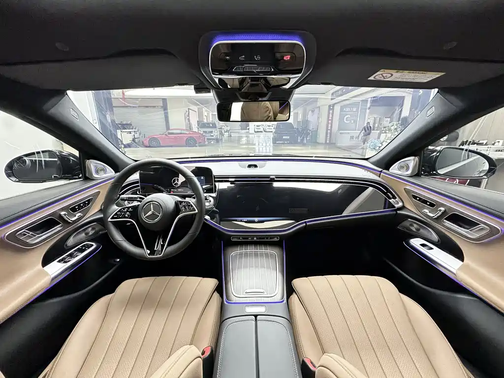 Mercedes-Benz E-Class — миниатюра 8