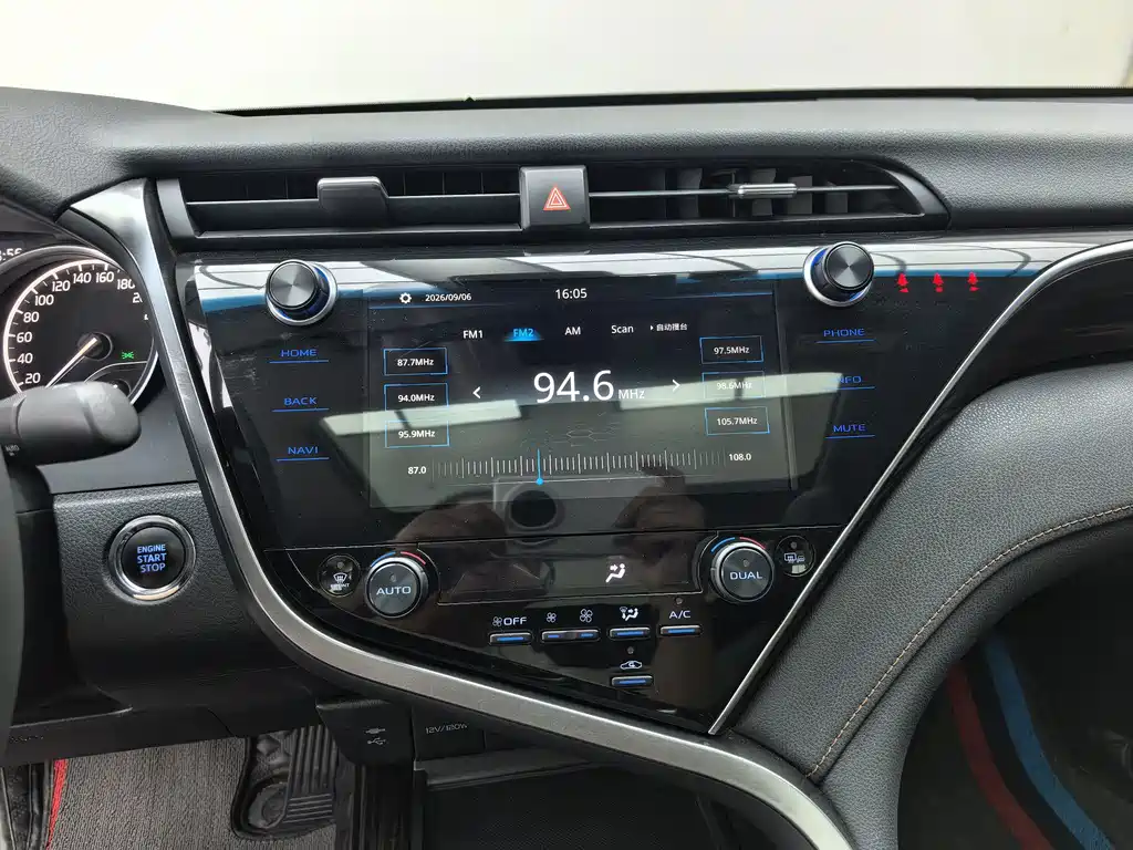 Toyota Camry — миниатюра 16