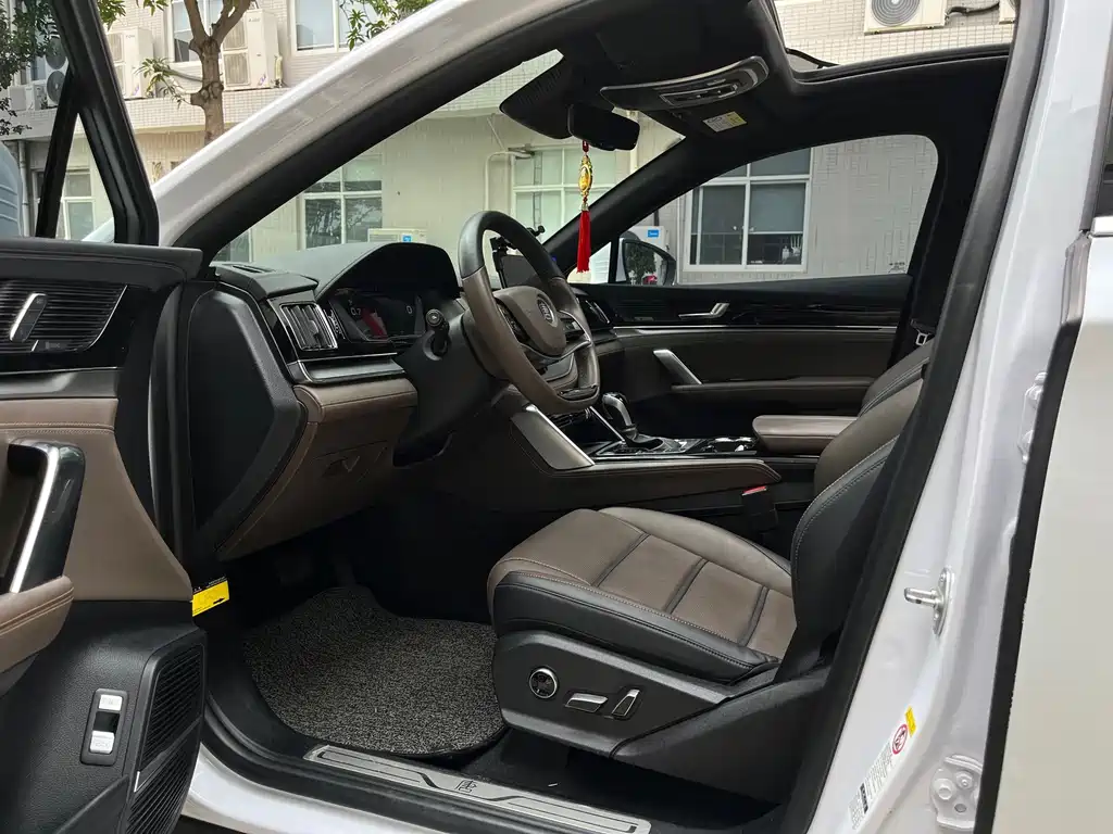 BYD Tang — миниатюра 6