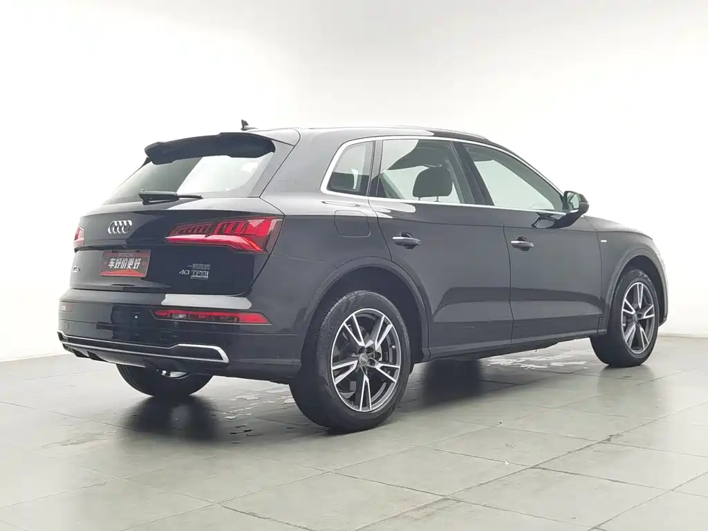 Audi Q5L — миниатюра 2