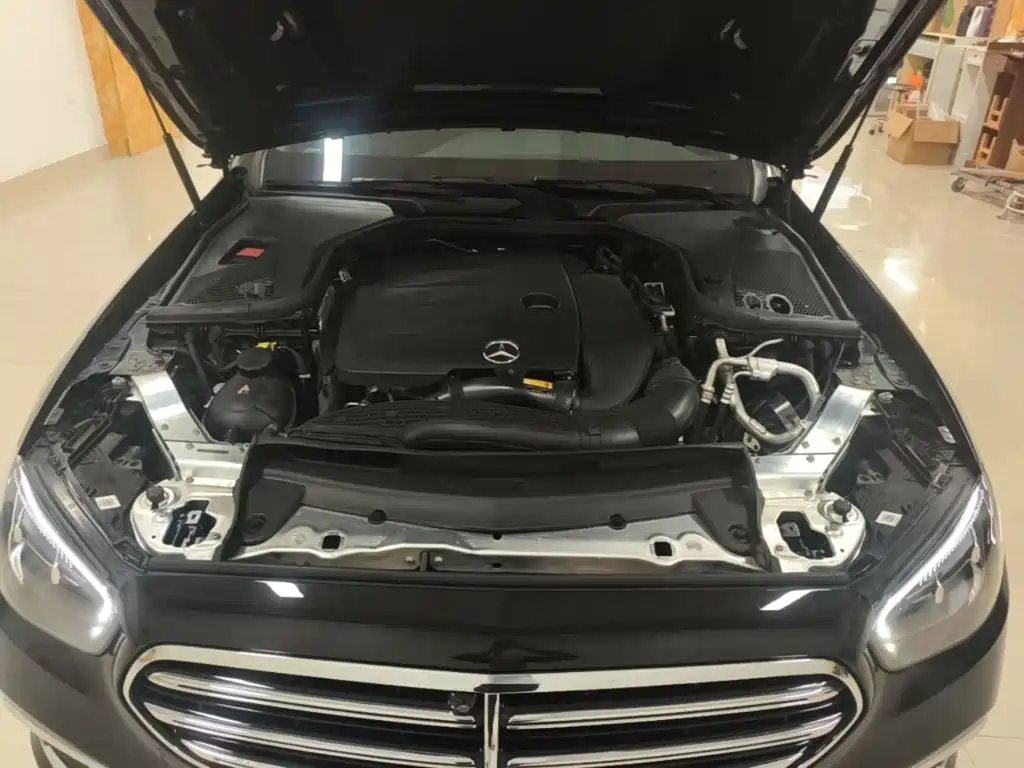Mercedes-Benz E-Class — миниатюра 20