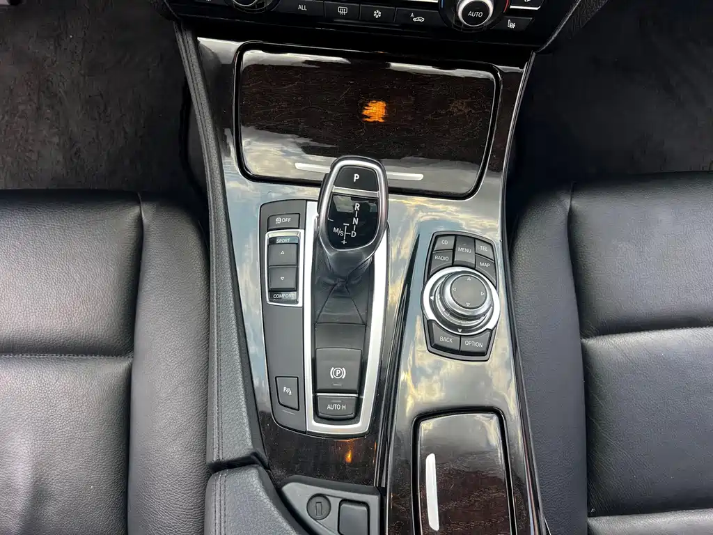 BMW 5 Series (Import) — миниатюра 11