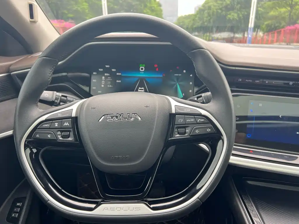 DONGFENG YI HYUN MAX