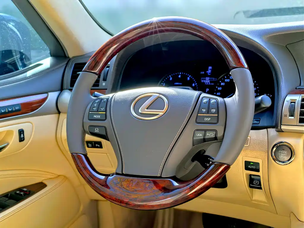 Lexus LS 2016 460L Luxury