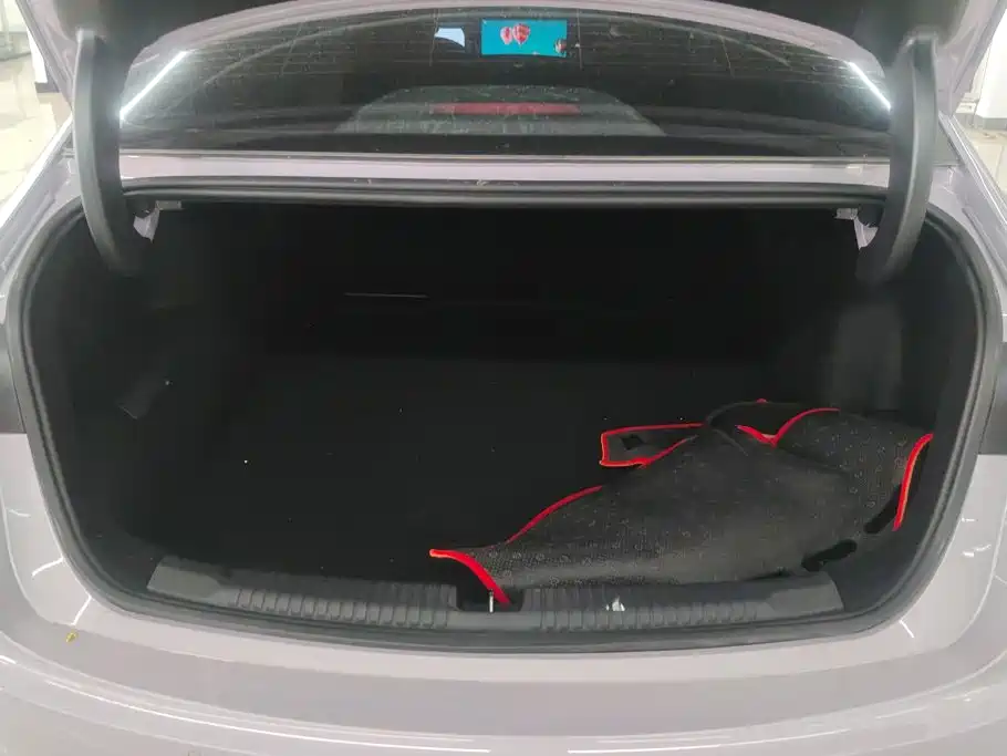 Roewe M7 DMH — миниатюра 4
