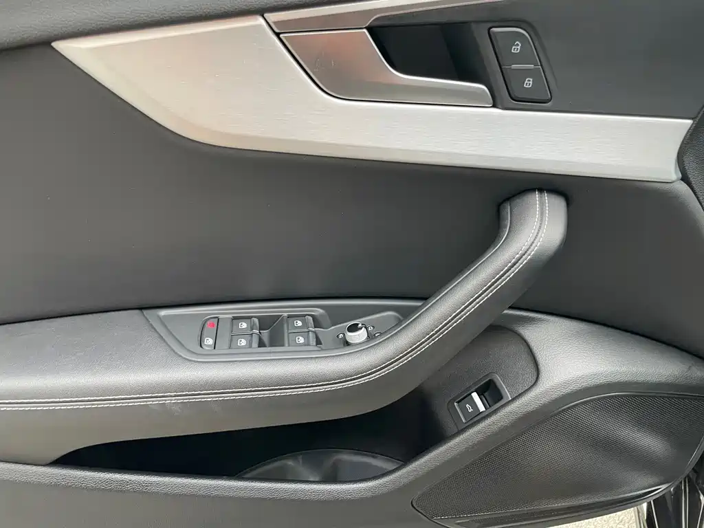 Audi A4L — миниатюра 4