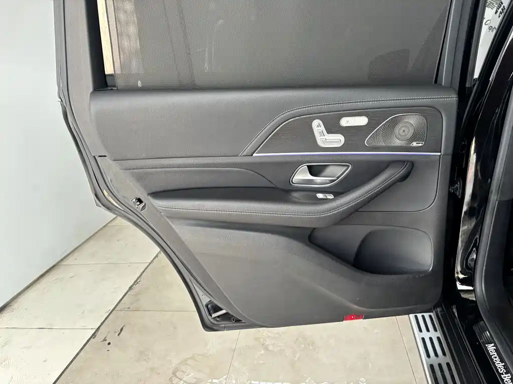 Mercedes-Benz GLS — миниатюра 22