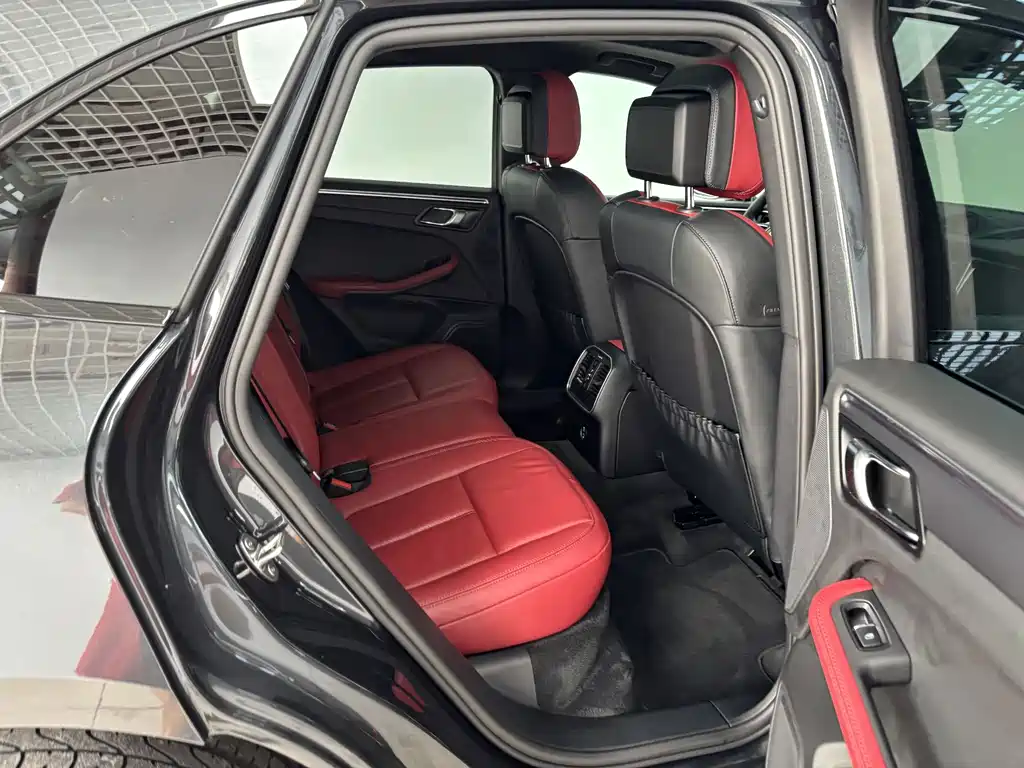 Porsche Macan — миниатюра 24