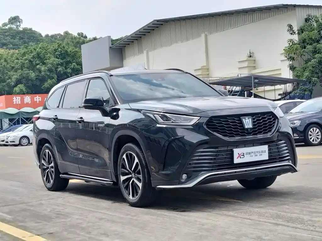 Toyota Crown Kluger — миниатюра 3