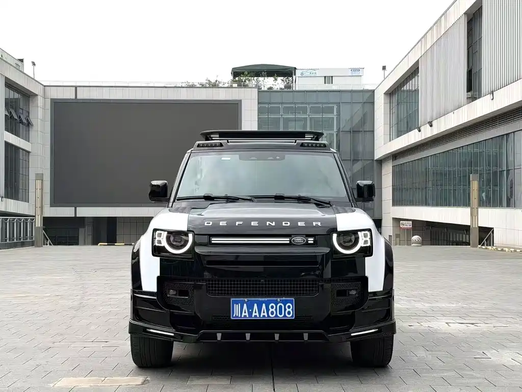 Land Rover Defender — миниатюра 2