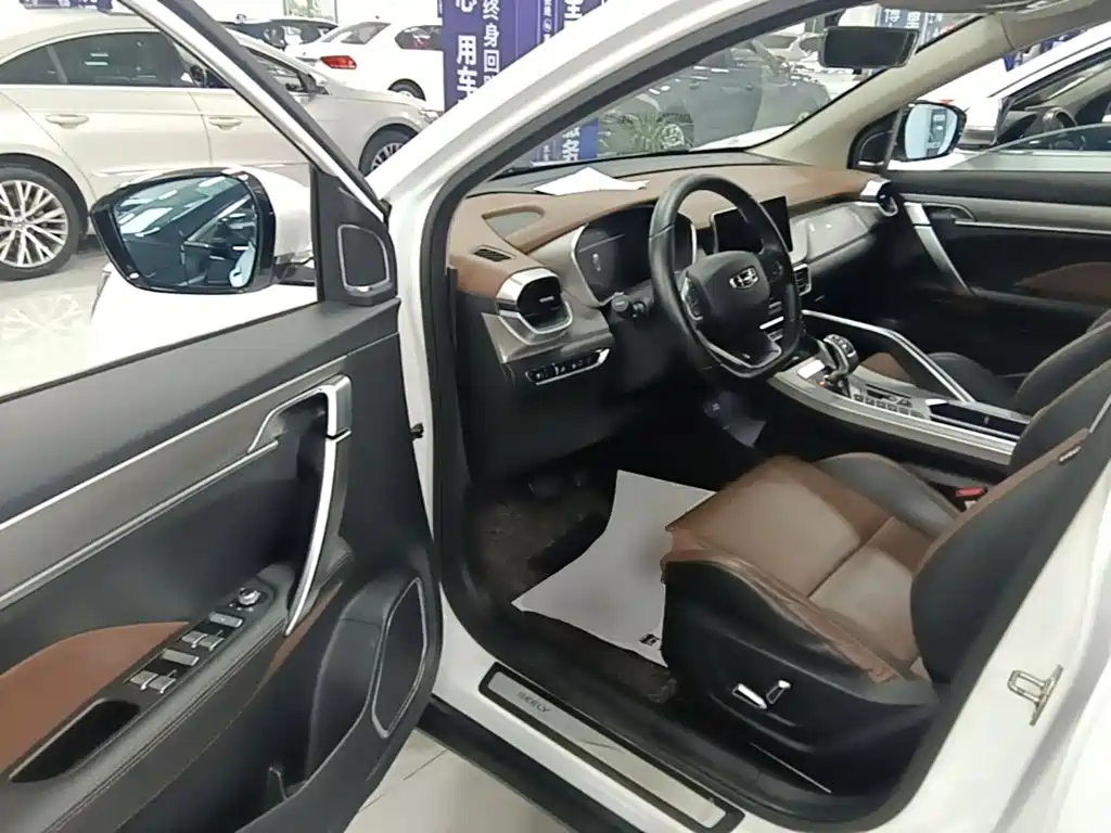 Geely Binyue — миниатюра 16