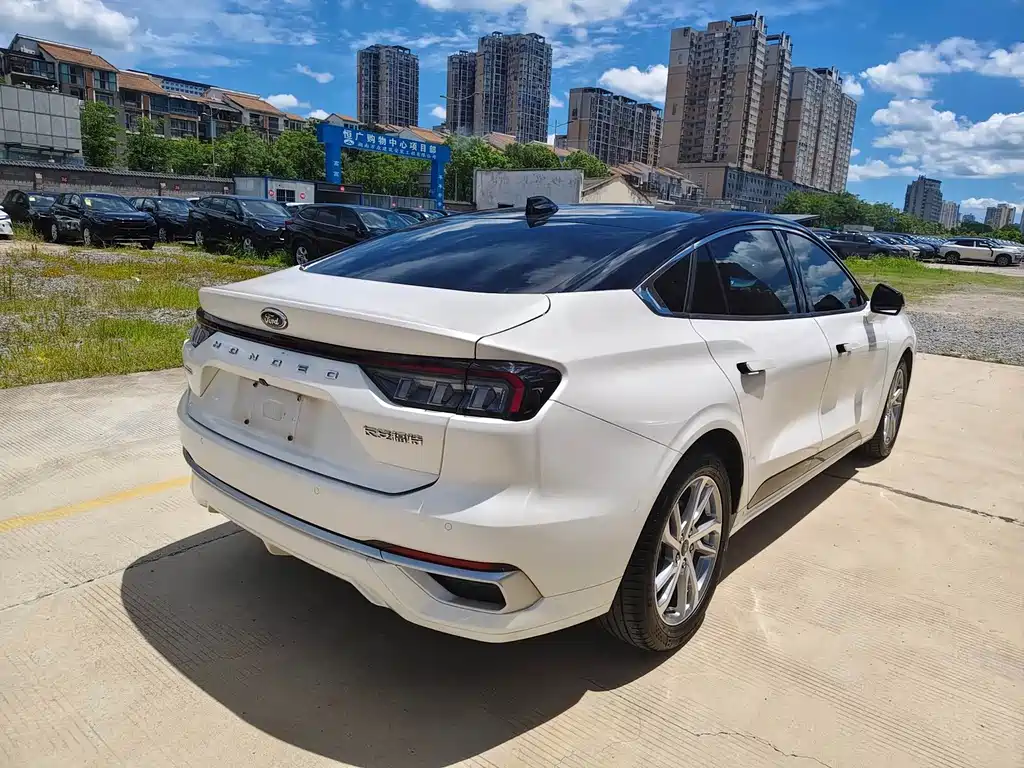 Ford Mondeo — миниатюра 11