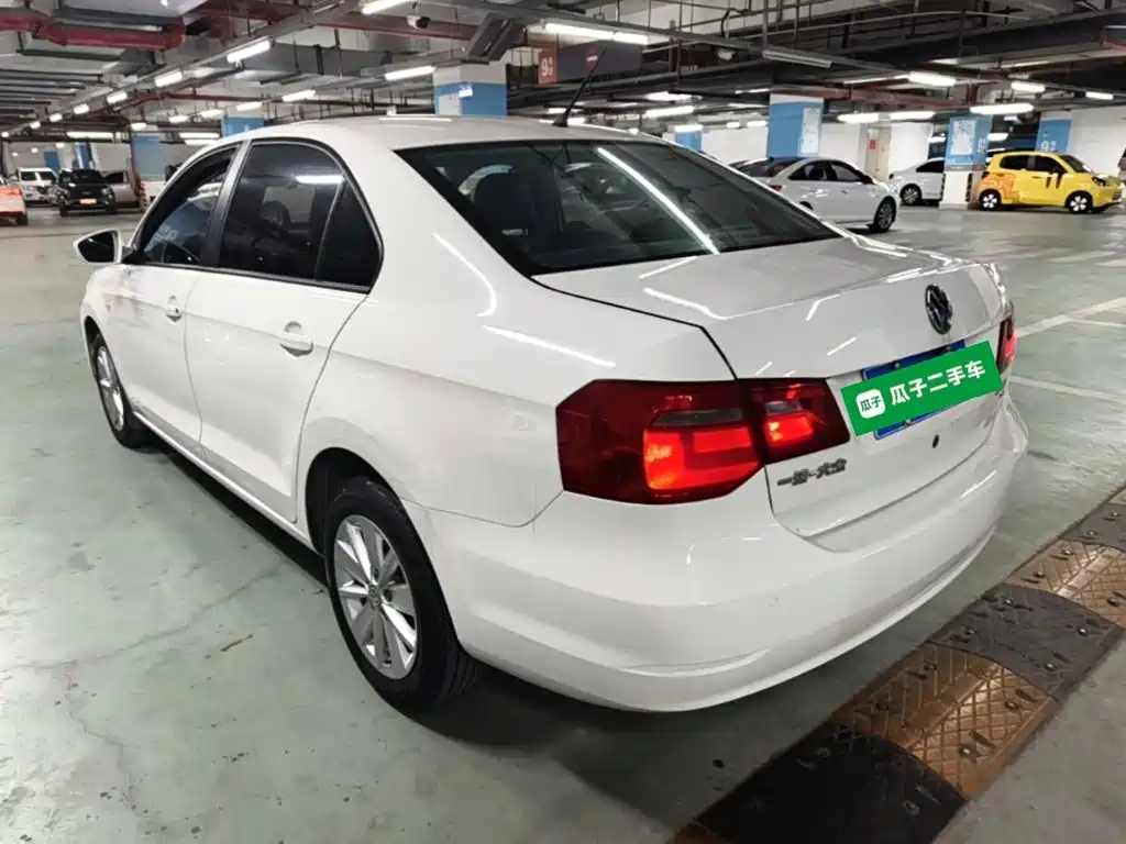 Volkswagen Jetta — миниатюра 5
