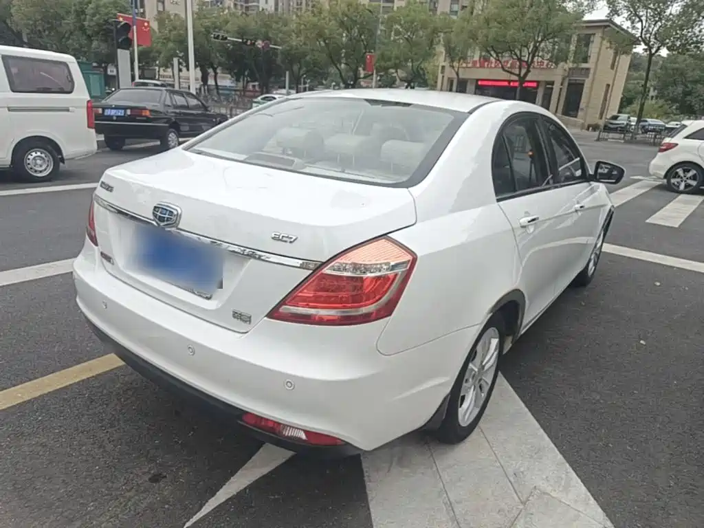 Geely Emgrand — миниатюра 7