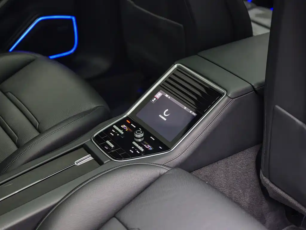 Porsche Panamera — миниатюра 5