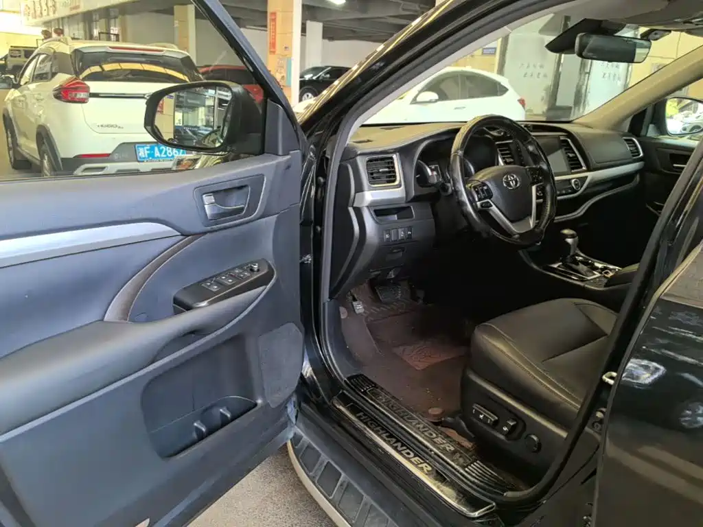 Toyota Highlander — миниатюра 16