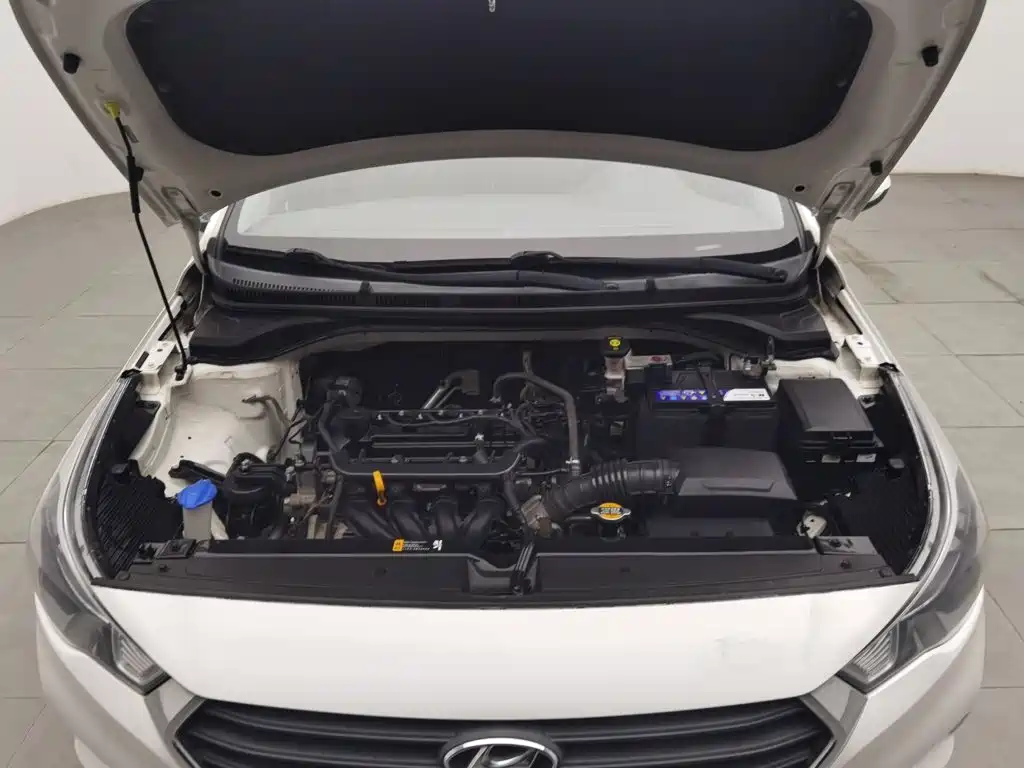 Hyundai Verna — миниатюра 6