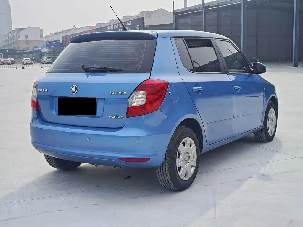 Skoda Fabia — миниатюра 8